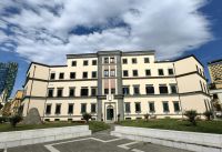 Am Skanderbegplatz in Tirana