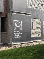 Albanisch ist eine balkanindogermanische Sprachgruppe