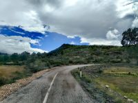 Wir fahren durch die albanischen Berge