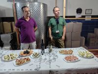 Alert und der Winzer erklären uns die Weine