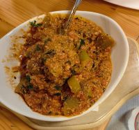 Fergez, Käse mit Gemüse und Ei