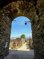 Auf der Burganlage von Gjirokastra