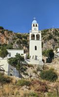 Romantisches Bergdorf Dhermi mit der St. Demetrius Kirche