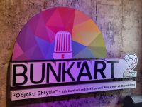 Bunkart ist ein Museum in Tirana, wo ein Bunker konstruiert wurde, um Gästen zu zeigen, wie es darin aussah