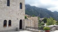 Die Terrasse des Skanderbeg-Museums