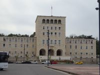 Tirana: Rundgang: Universität
