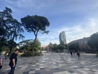 Am Skanderbeg-Platz (1)