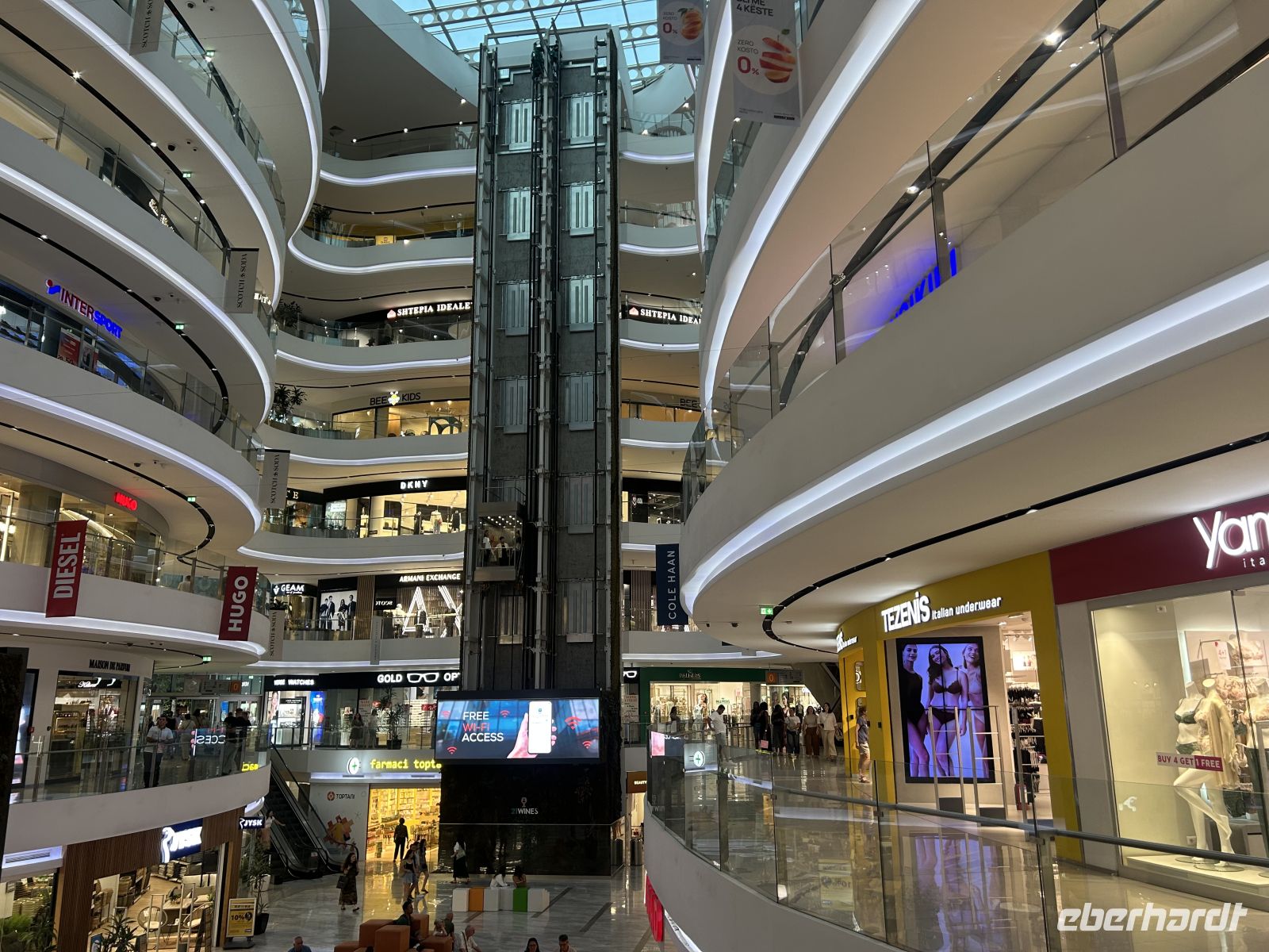 Modernes Einkaufszentrum 