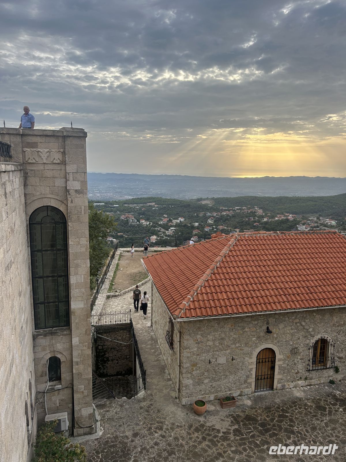 Im Hintergrund das Meer 