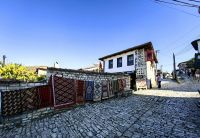 Kunstvolle Teppiche in Berat