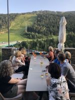 am Abend entspanntes Zusammensein