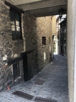 alte Gassen im Bergdorf Ordino