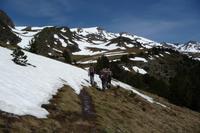 wir stapfen durch den letzten Schnee