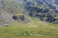Fluss und Borda im Tal