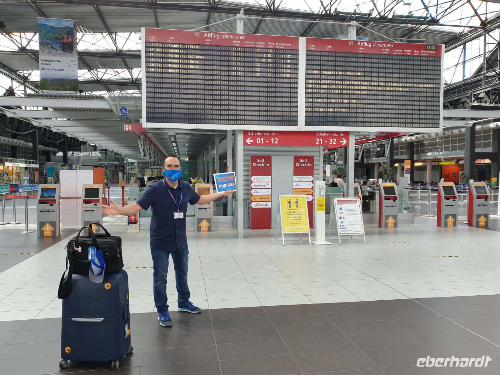 Reisebegleiter Benjamin am Flughafen Dresden - Single-Wanderreise Pyrenäen – Naturerlebnis Andorra
