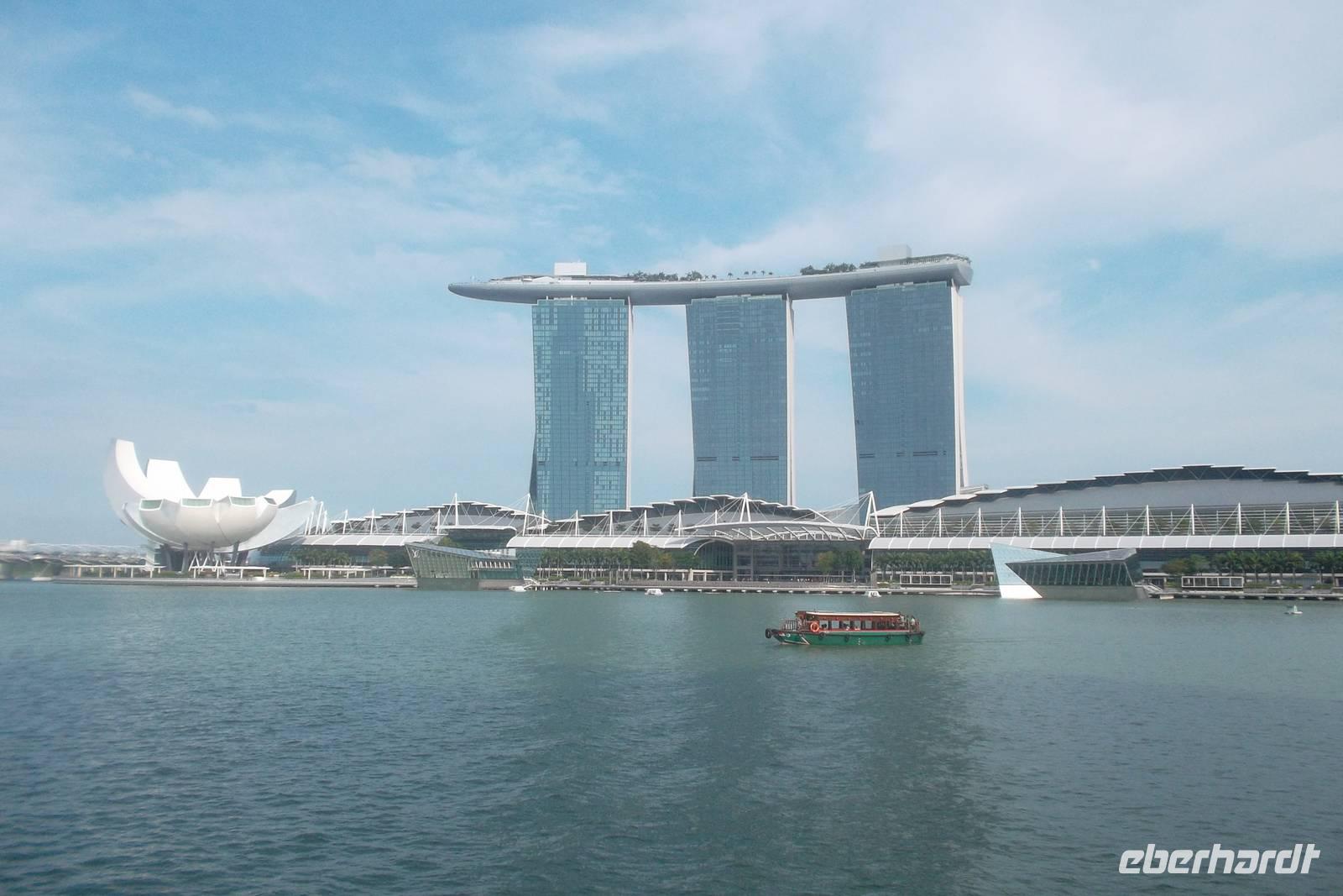 Hafen mit Marina Bay Sands Hotel