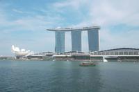 Hafen mit Marina Bay Sands Hotel