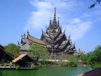Tempel der Wahrheit - weltgrößter Holztempel