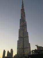 Dubai - Oman - Burj Kahlifa - beleuchtet und Dubai Fontains