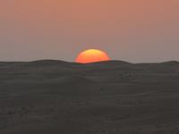 Dubai - Oman -  Wahiba Sands - in der Sandwüste - Sonnenuntergang auf den Dünen -