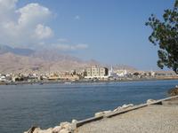 Dubai - Oman - Fahrt nach Muscat - Halt  bei Quriyat