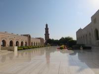 Dubai - Oman - Muscat - Besuch der Großen Sultan Qaboos Moschee -