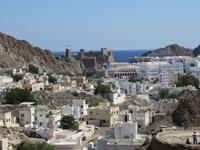 Dubai - Oman - Muscat - Blick auf das alte Muscat mit dem Sultanspalast