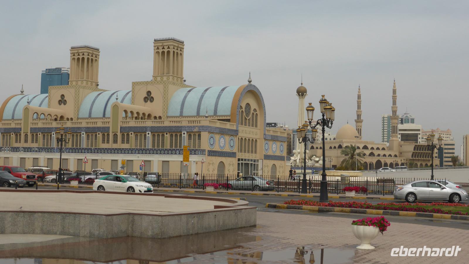 Sharjah - Blauer Souk und King Faisal Moschee