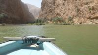 Bootsfahrt im Wadi Shab