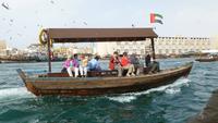 Dubai - Fahrt mit einer Abra auf dem Creek