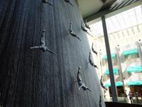 083 Wasserfall in der Dubai Mall