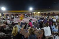 Abendshow im Wüstencamp