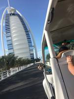 zur Teestunde im Burj al Arab