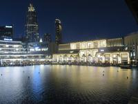 modernes Dubai bei Nacht