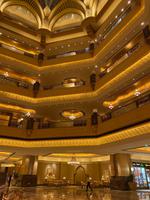 Teestunde im Emirates Palace Hotel in Abu Dhabi