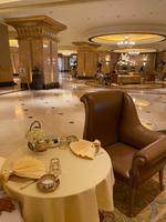 Teestunde im Emirates Palace Hotel in Abu Dhabi