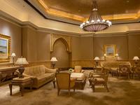 Teestunde im Emirates Palace Hotel in Abu Dhabi