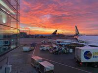 Sonnenaufgang am Flughafen Frankfurt