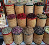 Auf dem Gewürzsouq der Altstadt gibt es eine reichliche Auswahl an Teesorten