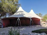 Dieses Zelt im Hof war für männliche Besucher gedacht, die hier empfangen und mit Kaffee bewirtet wurden