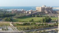 Blick vom Hotel auf Emirates Palace