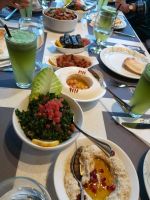 Dubai - leckeres arabisches Abendessen - Vorspeisen