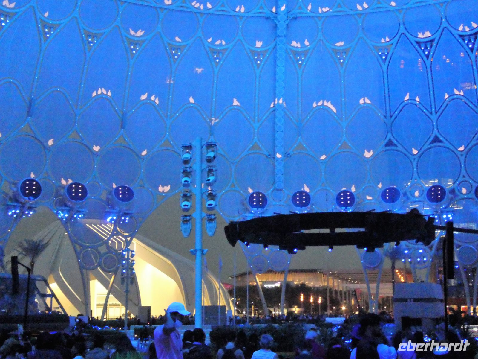 Abendgebet mit Friedenstauben
