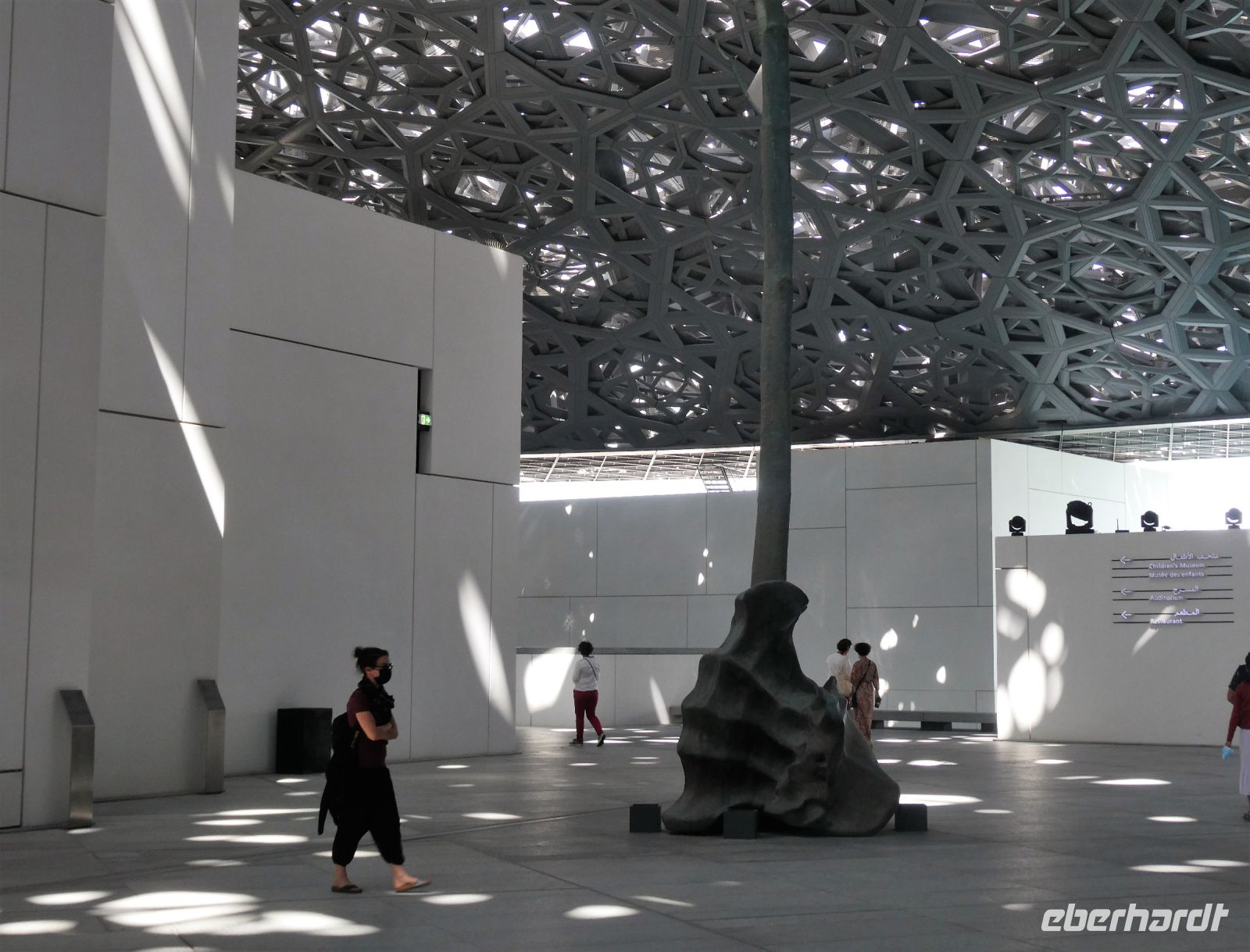 unter der Kuppel des Louvre