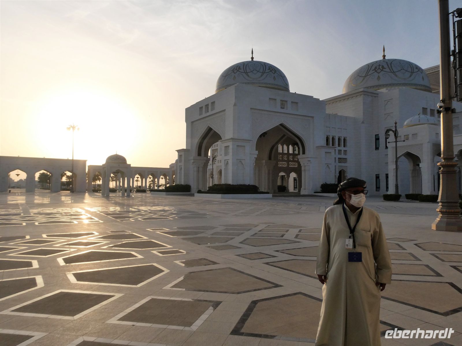 vor dem Präsidentenpalast 