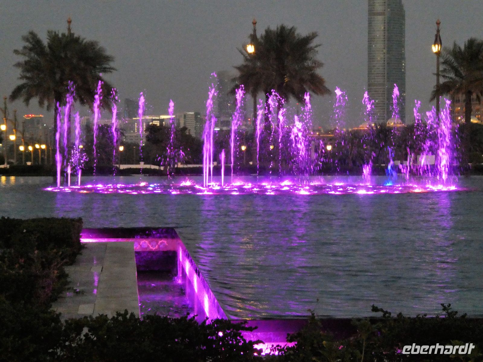 Wasserspiele am Abend