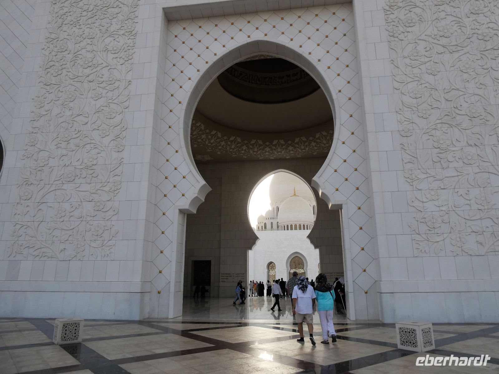 man wird hineingezogen