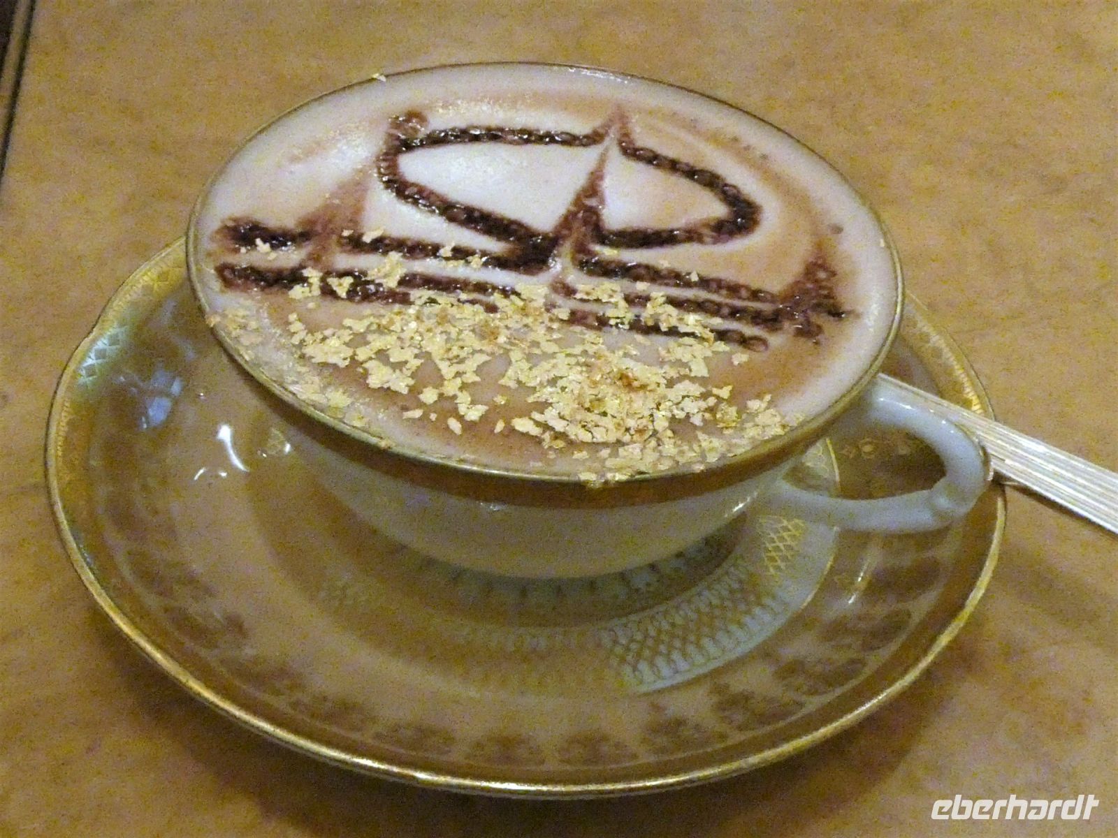 Capuccino mit Gold