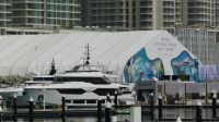 Yachtausflug...gerade findet die Dubai International Boat Show statt