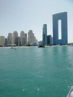 JBR Beach mit Blick auf das Rotana Amwaj Hotel